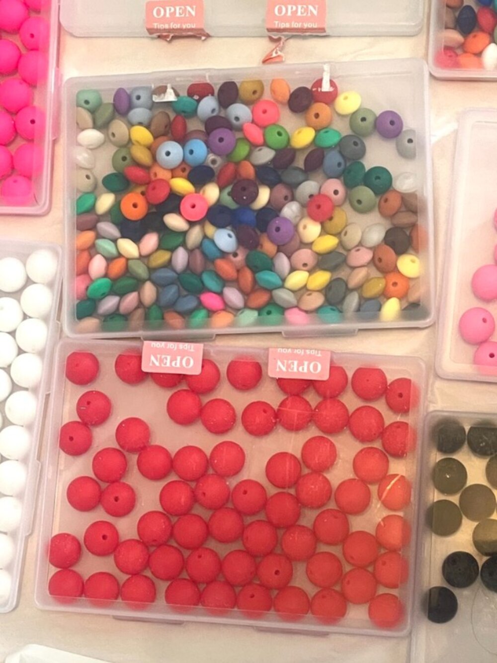 Large Lot of Silicone Beads-15mm-Lentils-Focal Beads-Barbie-Kuromi-Pen Beads - Picture 7 of 13
